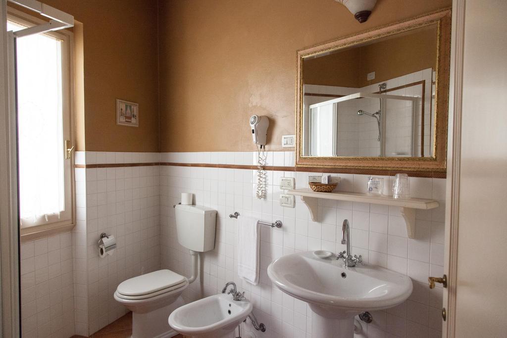 Hotel Locanda Degli Artisti Borgo San Lorenzo Δωμάτιο φωτογραφία